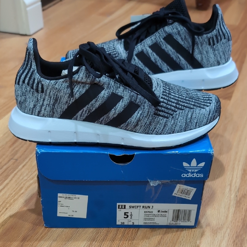 Adidas Swift Run Sneakers